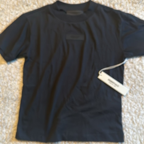 NWT Essentials Fear of God Women's XS Black T-shirt - Picture 4 of 5